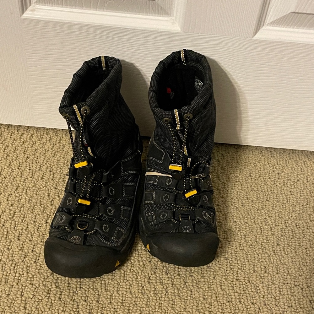 Keens SlipOns 39
